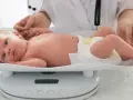 Waga miesięcznego dziecka: Kiedy jest OK, a kiedy do lekarza?