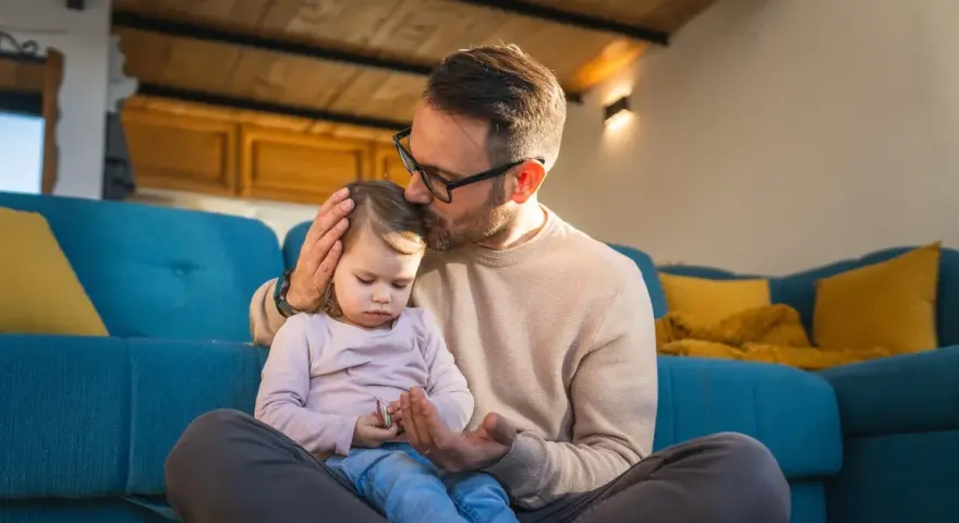 Sąd zmusi dziecko do kontaktów? Nie! Jak chronić relację.