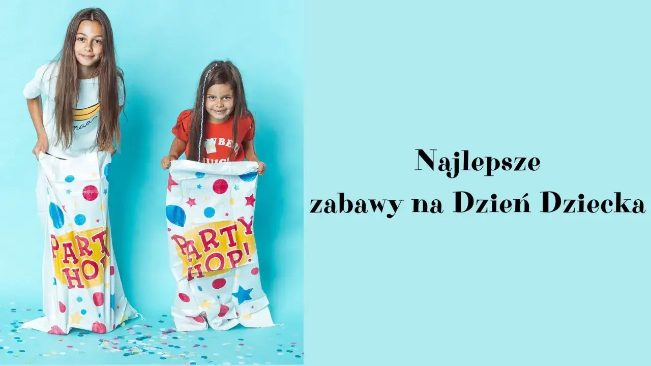 Dwie dziewczynki w workach szykują się do wyścigów. To świetna zabawa na Dzień Dziecka w szkole!